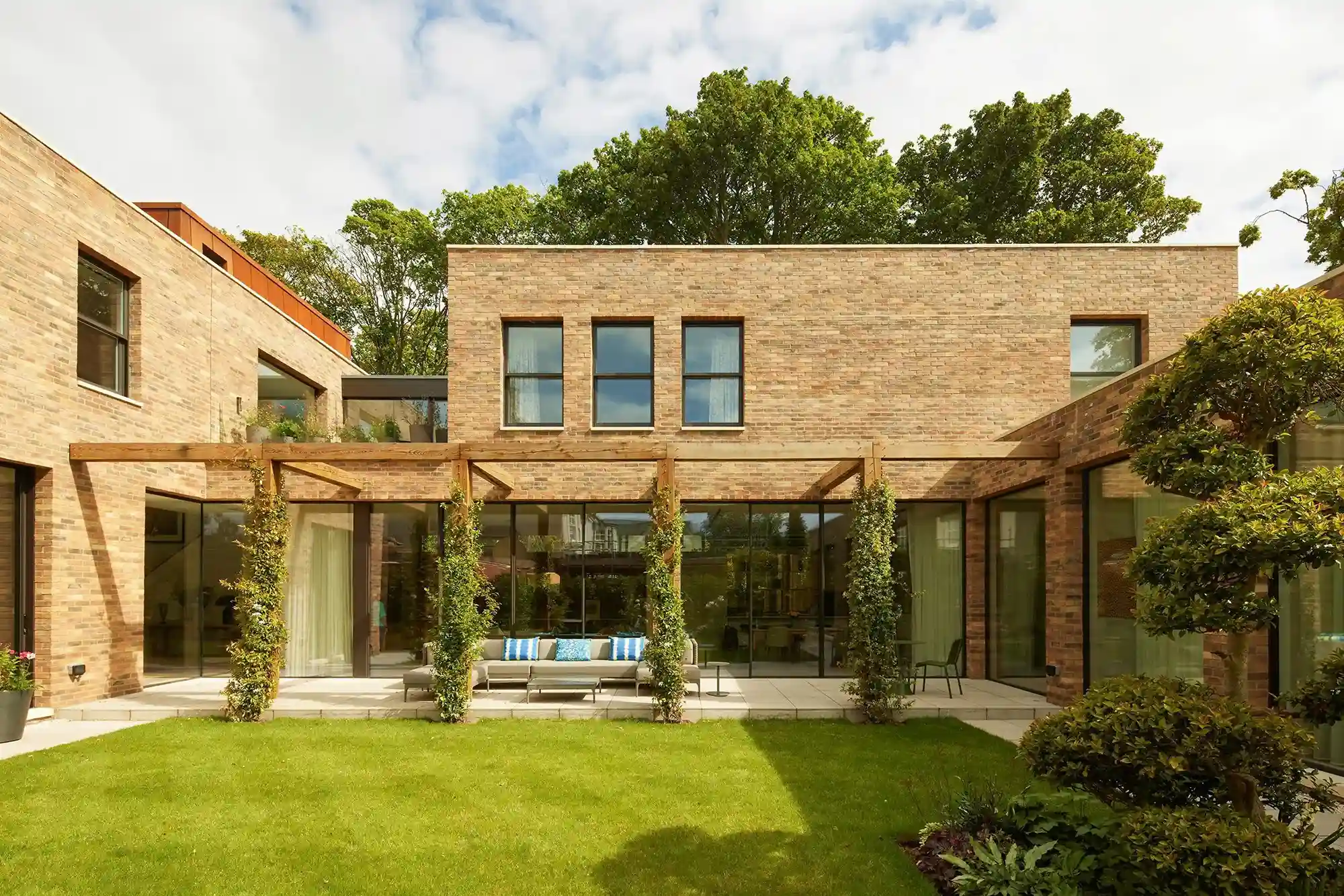 Contemporary English Architecture Facade Design