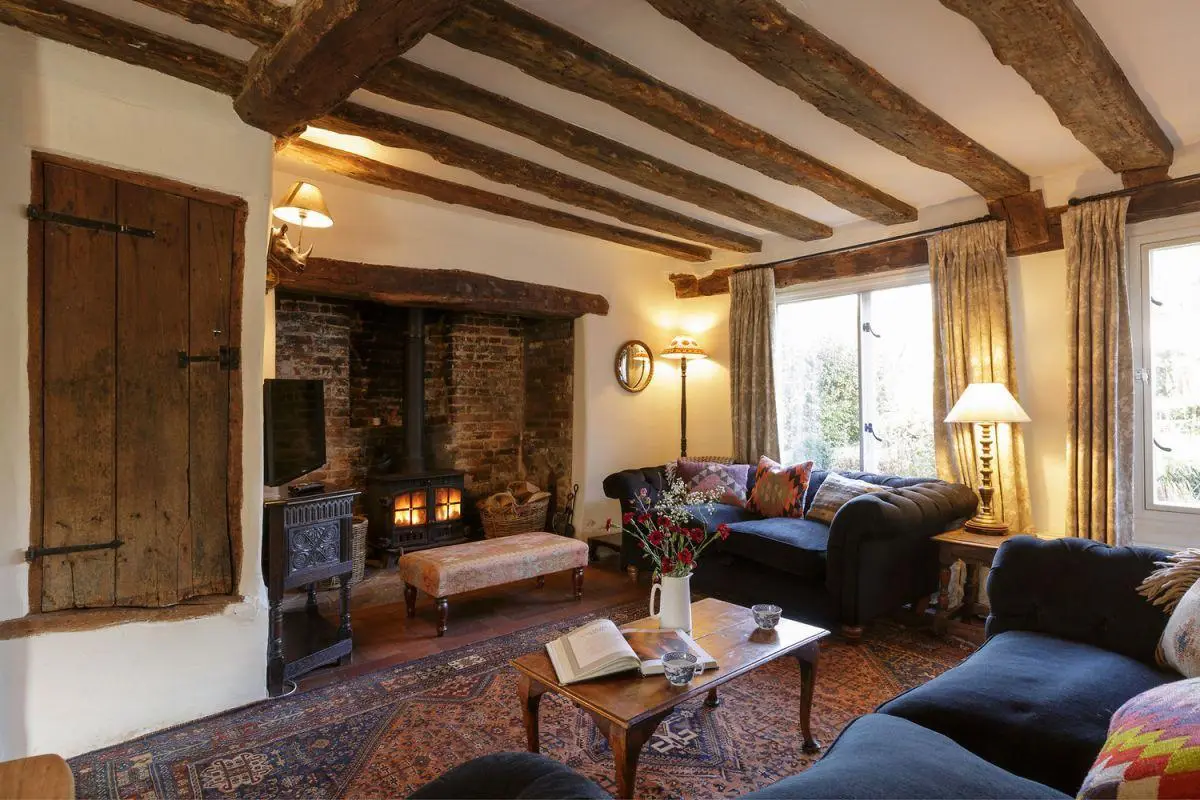 English Cottage Interior Design 05