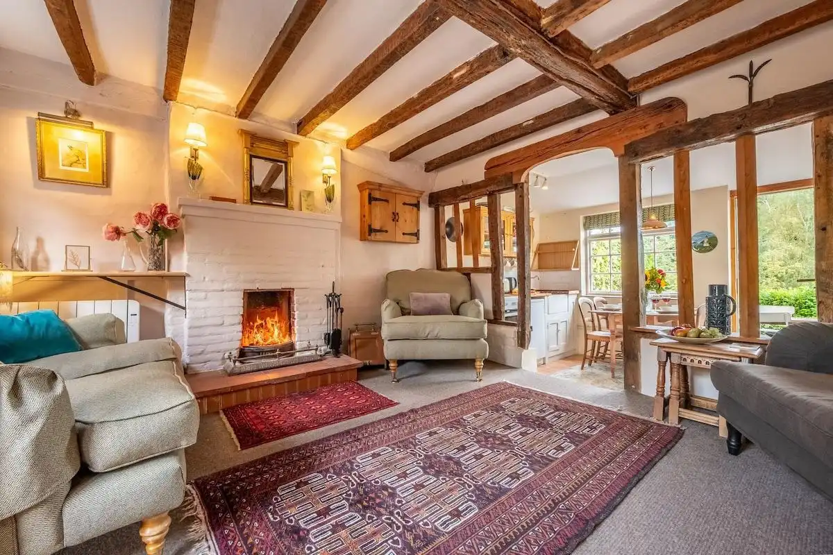 English Cottage Interior Design 07