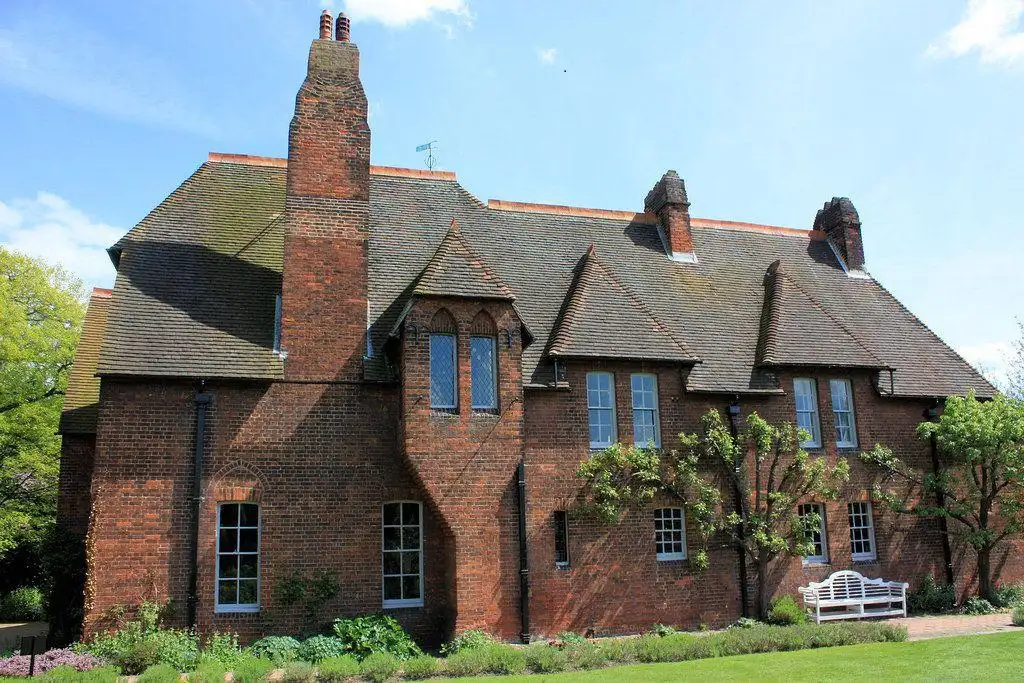 Arts And Crafts English House Lutyens